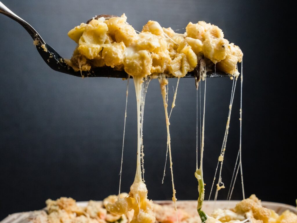 dutch oven mac and cheese